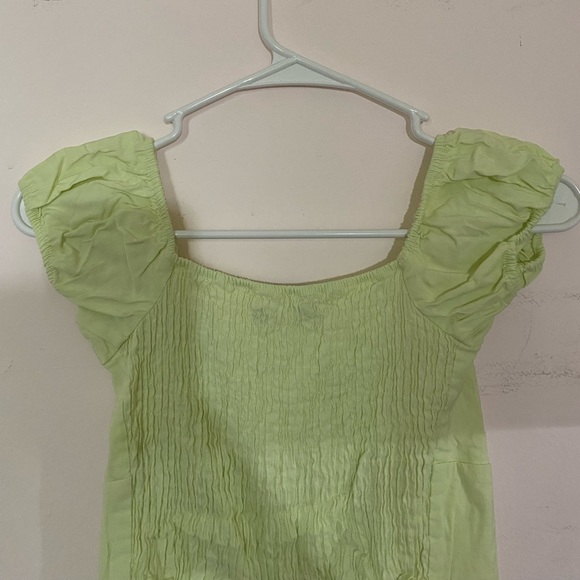 Like green ZARA top - Picture 2 of 3